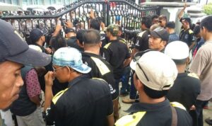 demo-petani-di-karawang-ricuh-001-nfi