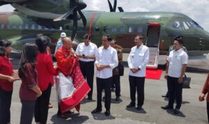 jokowi-tiba-di-bandara-silangit-001-isn