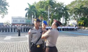 Suasana upacara penerimaan 50 siswa sekolah polisi negara yang magang di Polres Karimun, Selasa (21/2/2017)