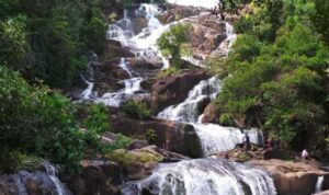 Indahnya Air Terjun Tujuh Tingkat di Tarempa