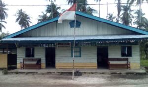 Siswa SMPN 2 Singkep Pesisir Terpaksa Belajar di Bangunan Mirip Gubuk