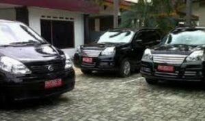 gambar mobil dinas