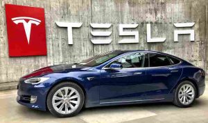 tesla-fans-schweiz-2swaWy4Xhb0-unsplash_11zon